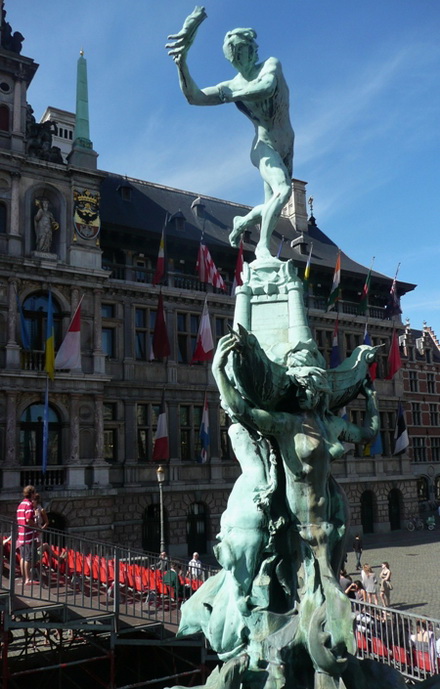 Brabo Fountain With Townhall. Antwerp.Belgium
